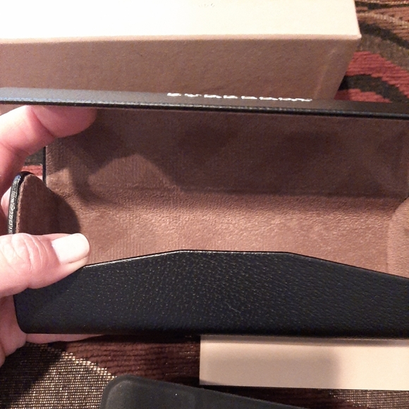 BURBERRY London Sunglasses Glasses Case - Picture 8 of 8